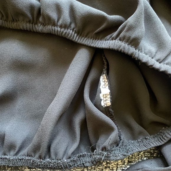 Black semi sheer bell sleeve crop top - Picture 3 of 3